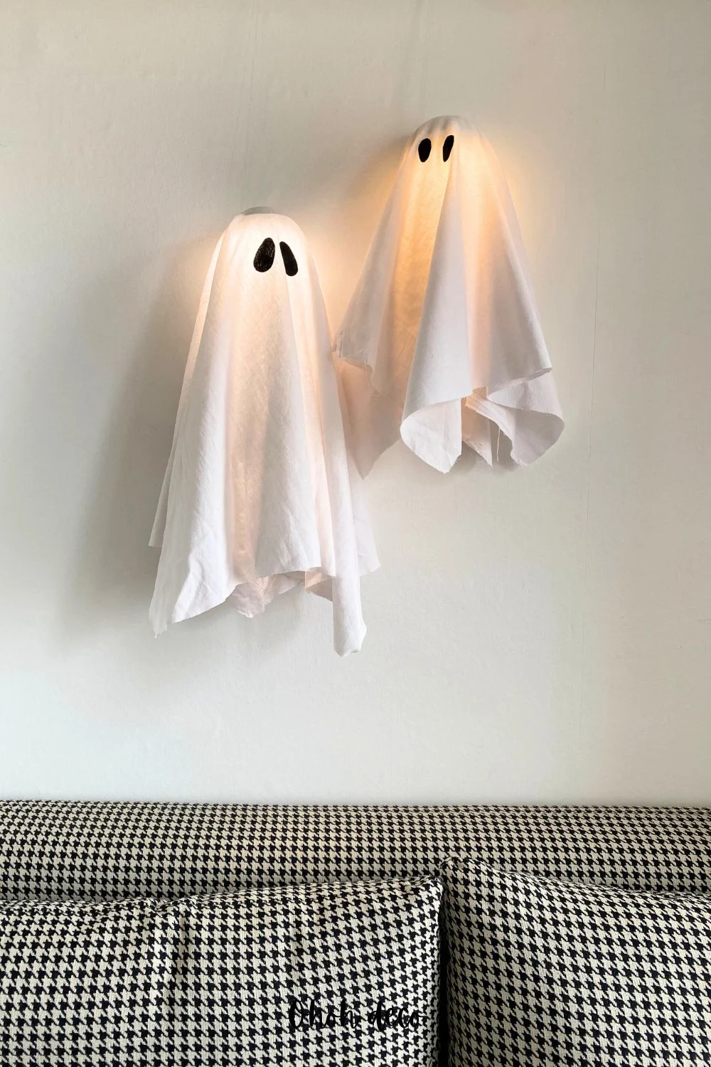 Hang the DIY ghost for Halloween