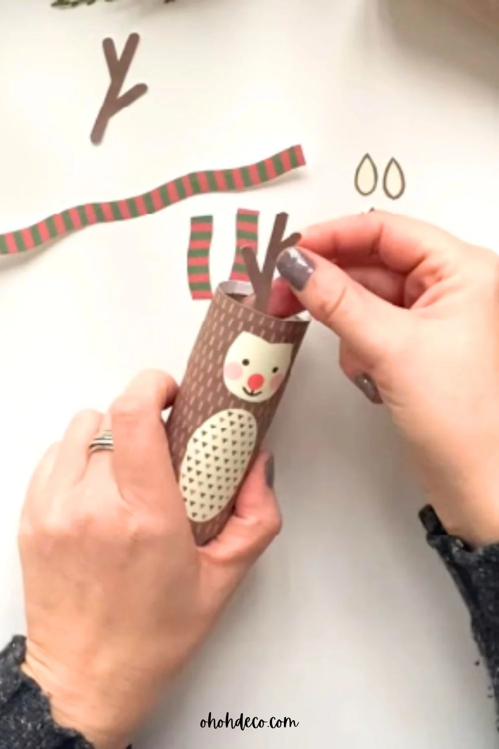 toilet paper roll reindeer