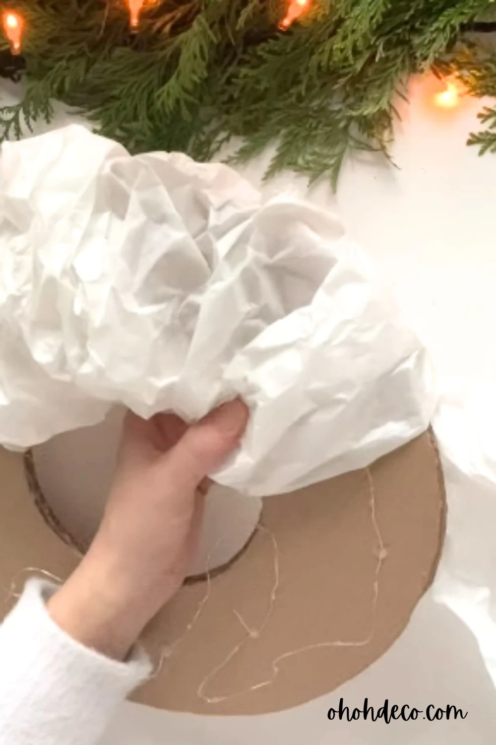 easy to make Paper Christmas Wreath