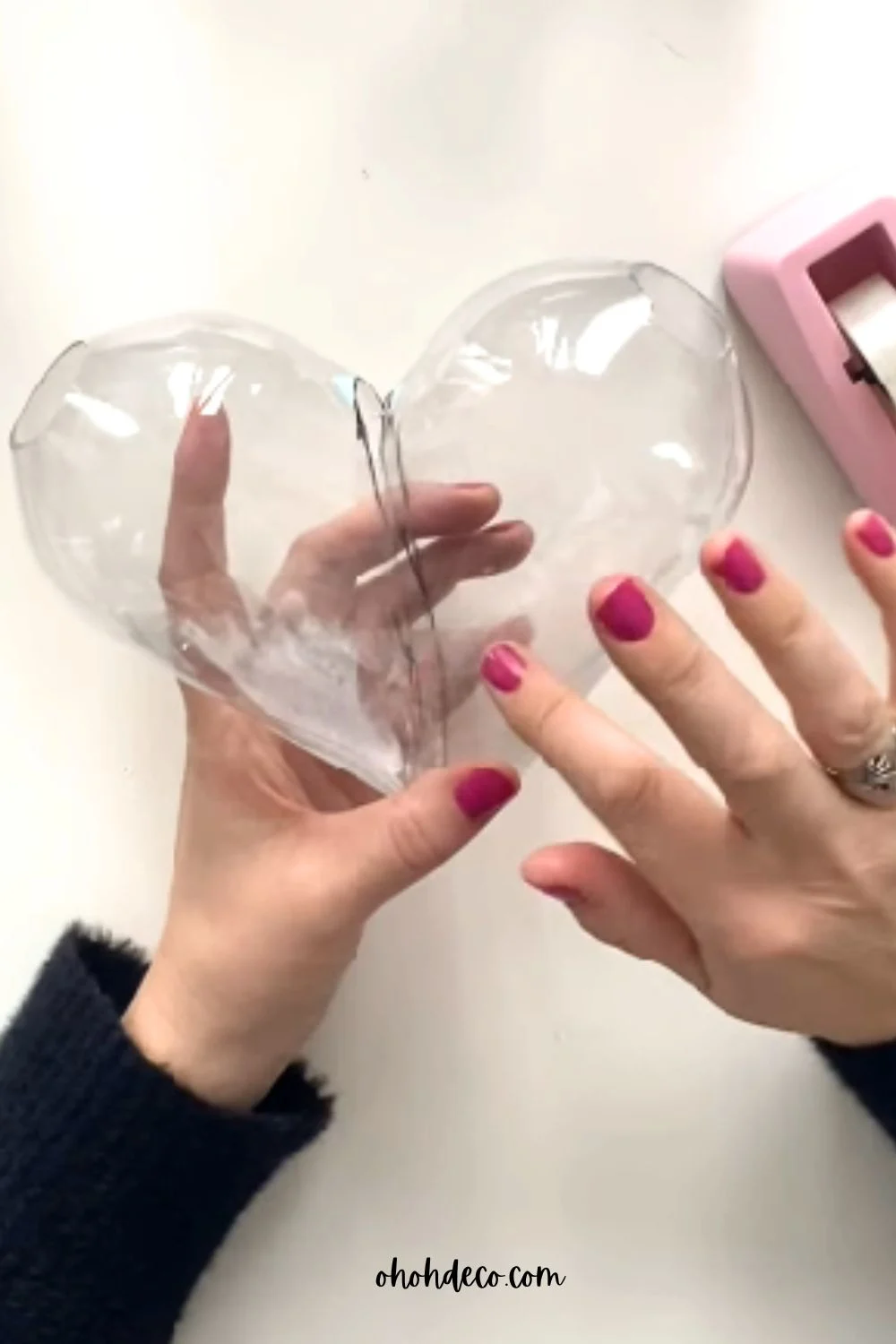 assemble heart from plastic bottle