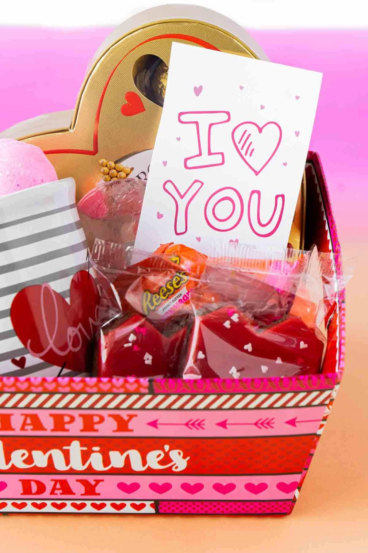 ideas for Valentine basket for women