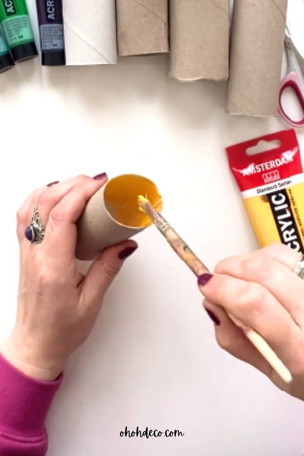 paint the toilet paper roll