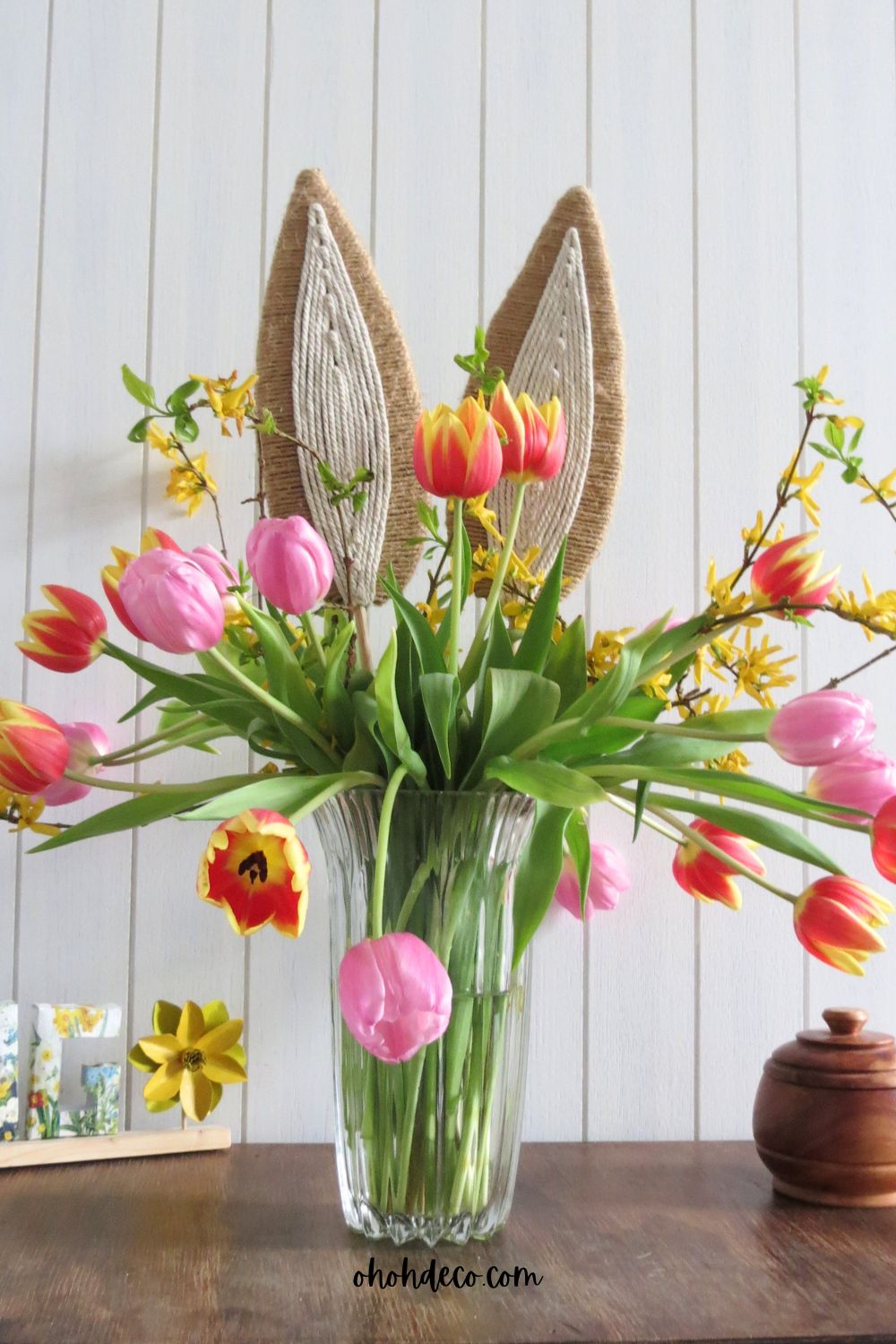 easy easter flower arrangement