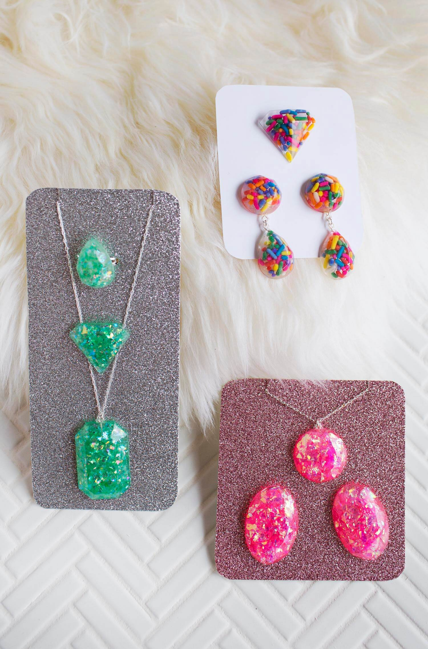 diy resin jewelry