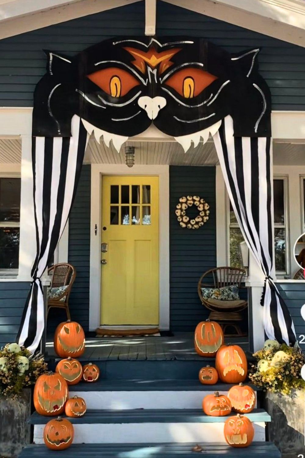 vintage halloweer front porch decor
