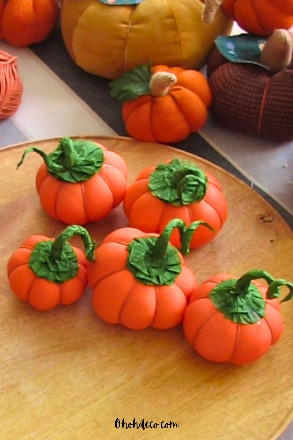 DIY Halloween decorations mini pumpkins