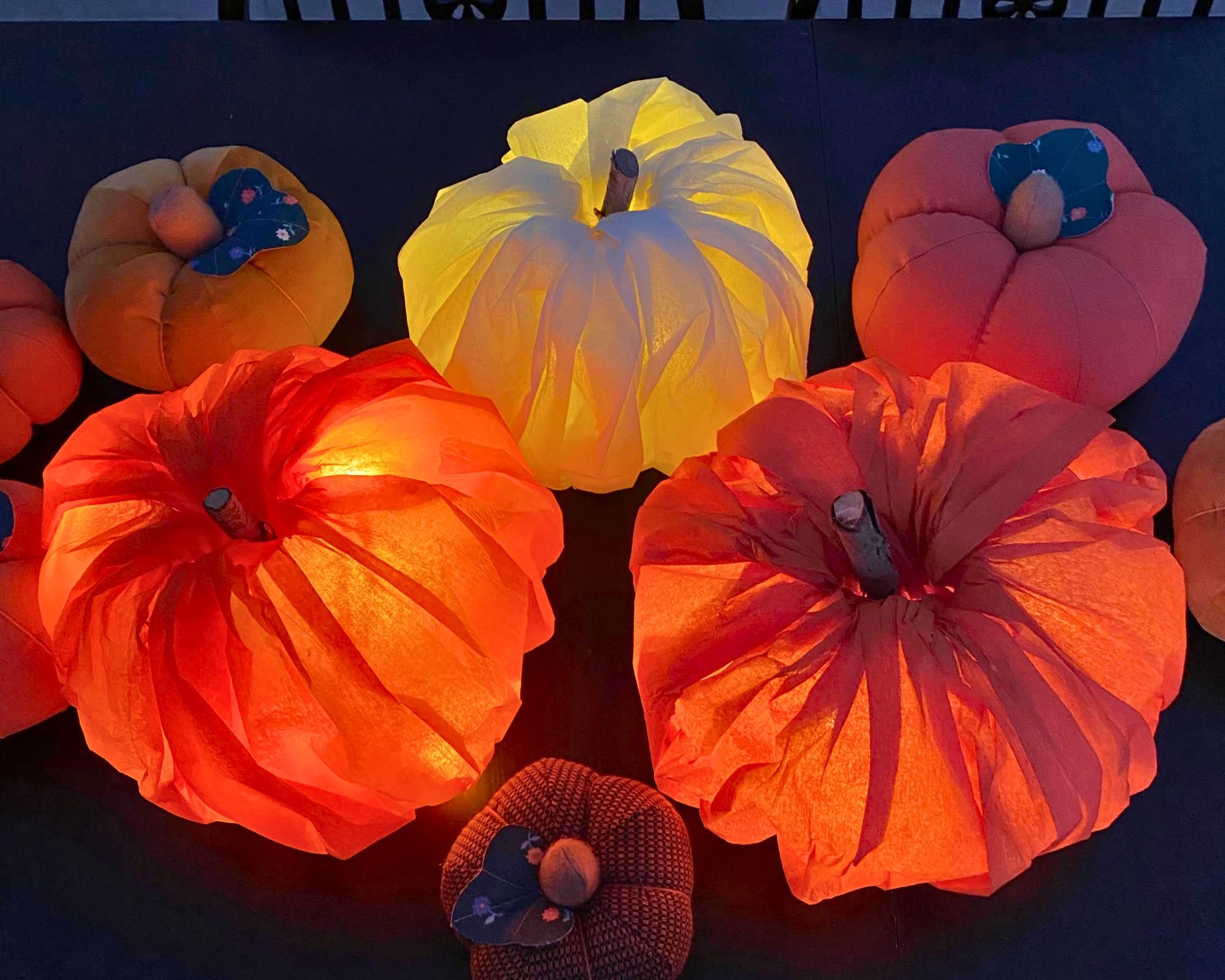 glowing pumpkins diy