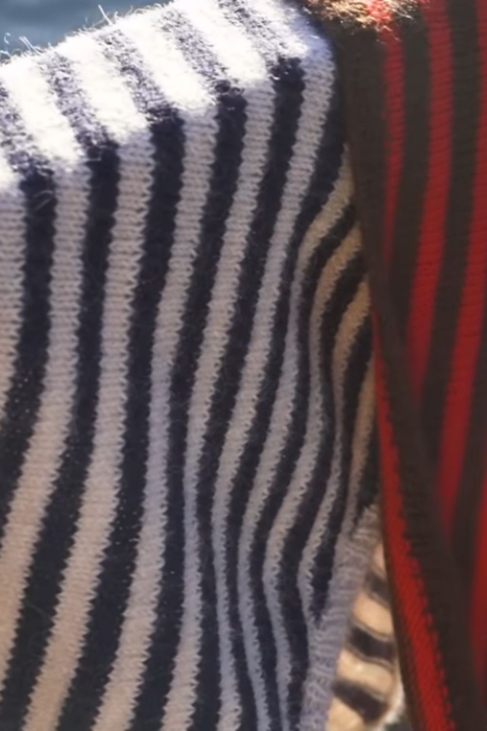 triangle striped scarf tutorial